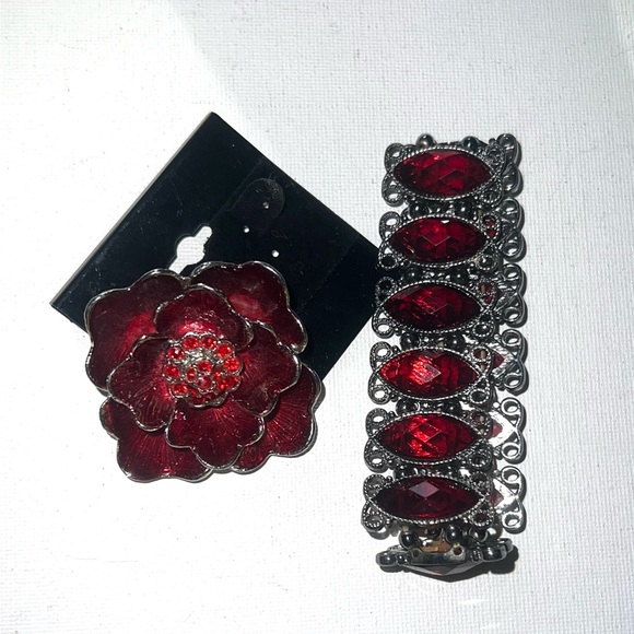 Sparkling Red Gem Flower Brooch & Matching Crystal Stretch‎ Bracelet Set - Picture 3 of 3